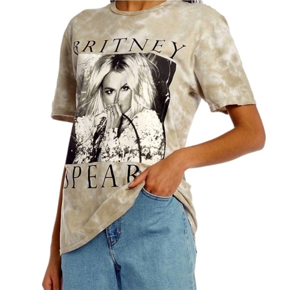 🆕️ Britney Spears Graphic Tee - Picture 6 of 6